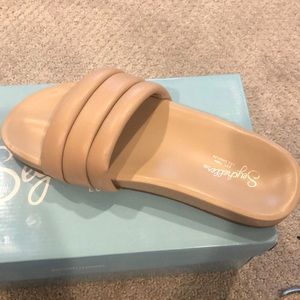 Seychelles low key slides